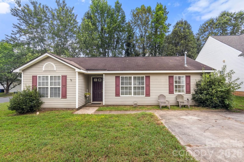 182 Kristens Court Dr, Mooresville, NC 28115