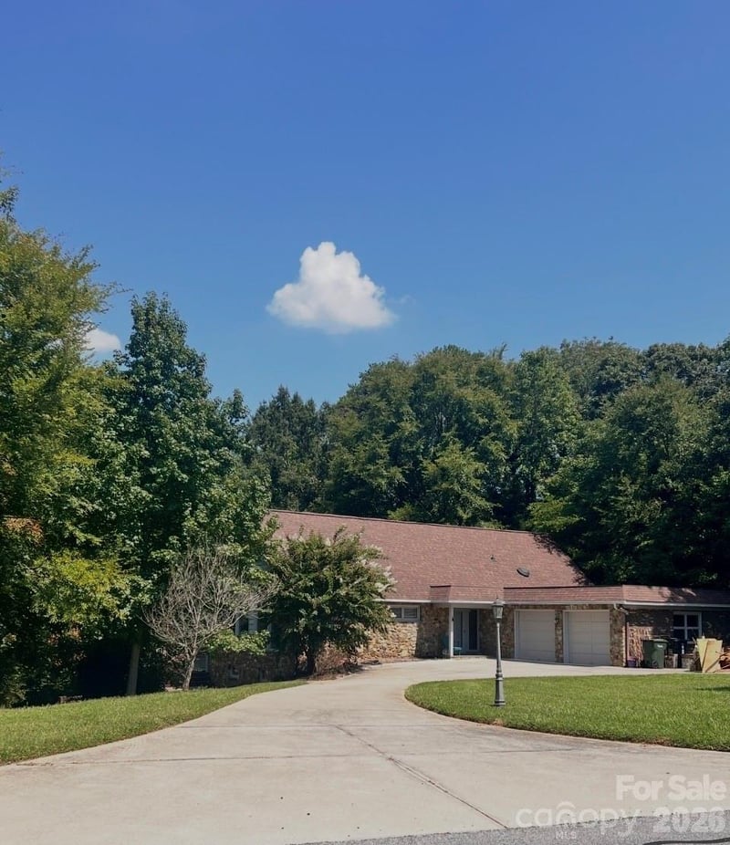 101 Forest Cliff Ct NE, Concord, NC 28025