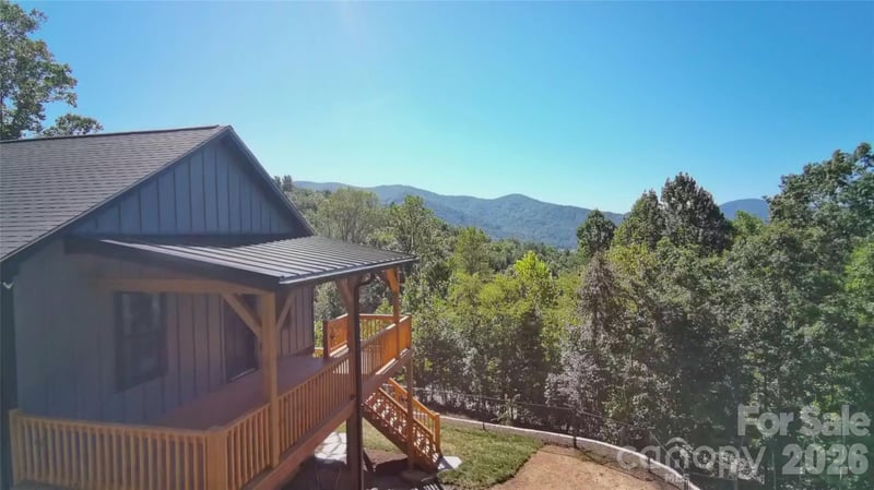 9 Nellie Bell Ln, Swannanoa, NC 28778