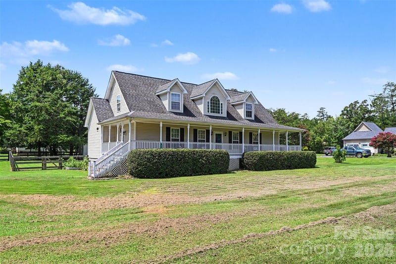 1945 Rhyne Rd, Dallas, NC 28034
