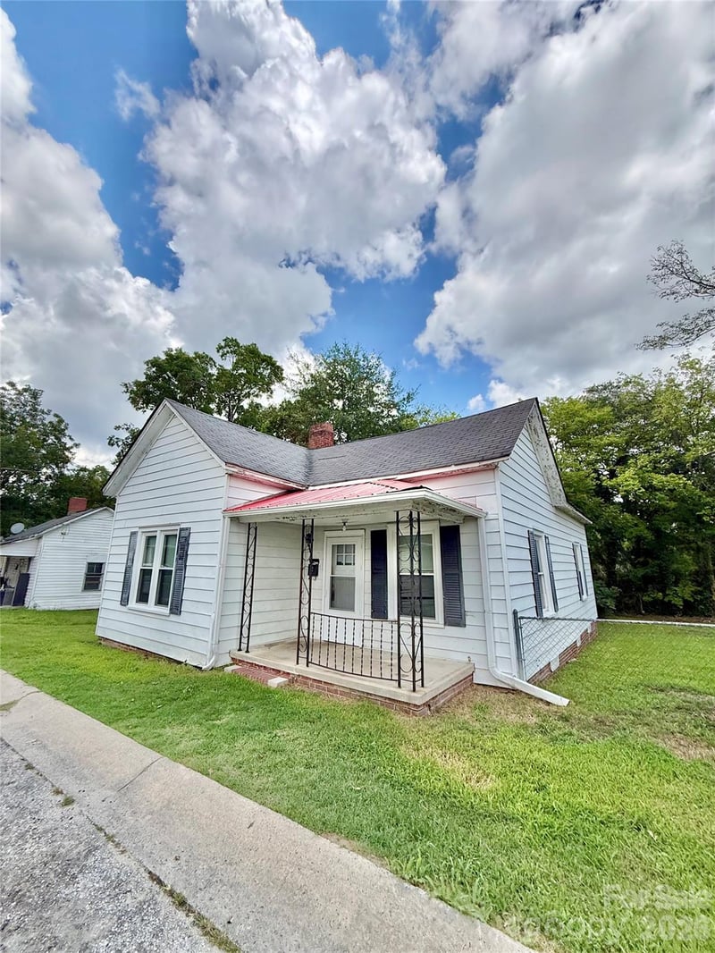 45 White St, Chester, SC 29706
