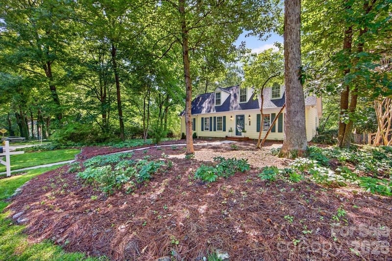 401 Kingsley Dr, Charlotte, NC 28270