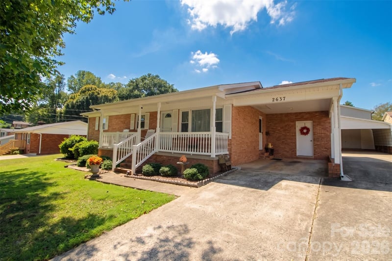2637 Paula Dr, Gastonia, NC 28054