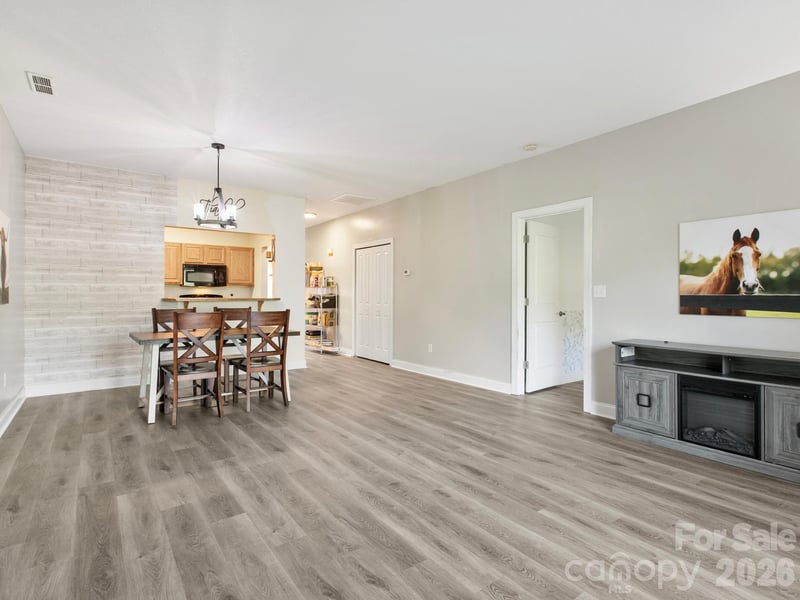 93 Foxden Dr #102, Fletcher, NC 28732