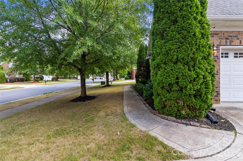 8744 Savannah Rd, Harrisburg, NC 28075