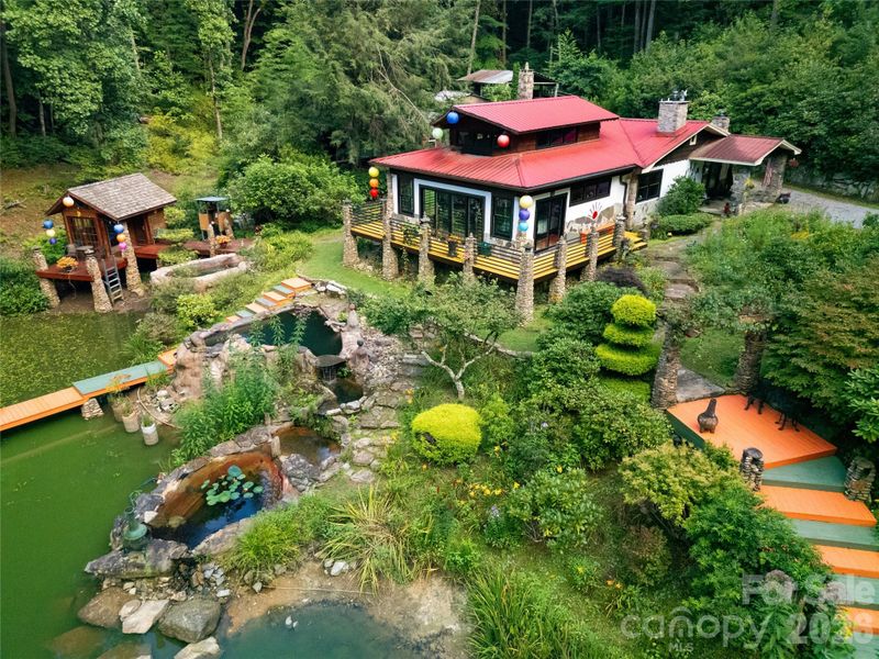 87 Old Chimney Ln, Cedar Mountain, NC 28718