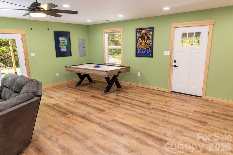 95 Lasso Ln, Waynesville, NC 28785