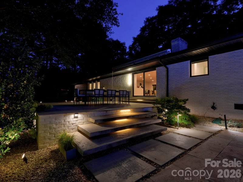 811 Lansdowne Rd, Charlotte, NC 28270