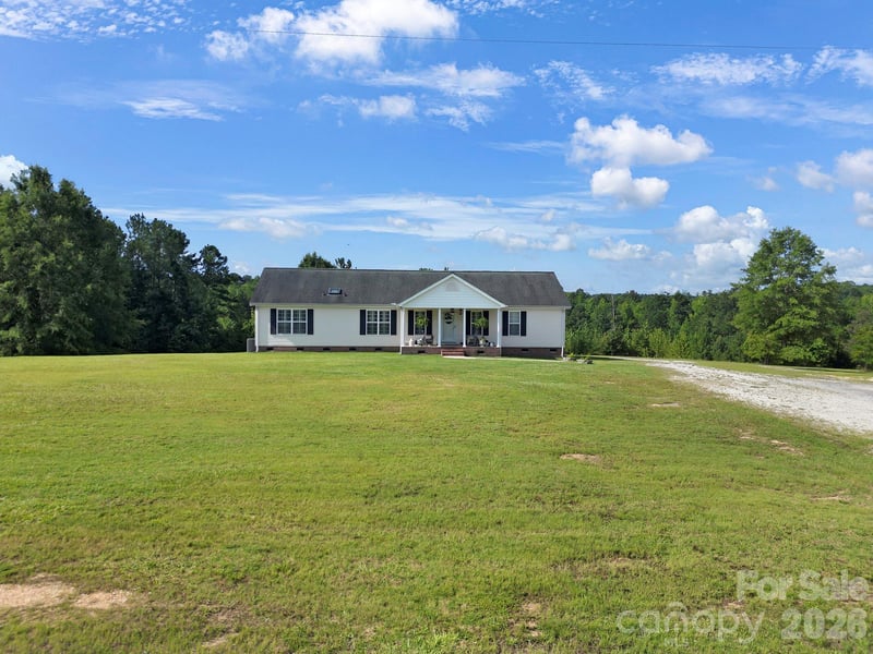 1915 Beach Ln, Heath Springs, SC 29058