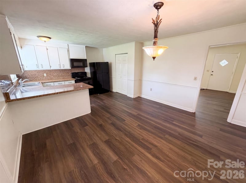 5100 Robinwood Dr, Charlotte, NC 28215