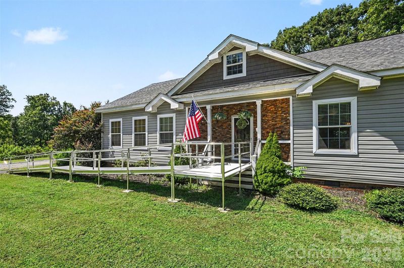 140 Broome Farm Ln, Mooresville, NC 28115