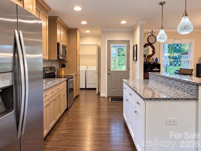 2720 Shamrock Dr, Charlotte, NC 28205