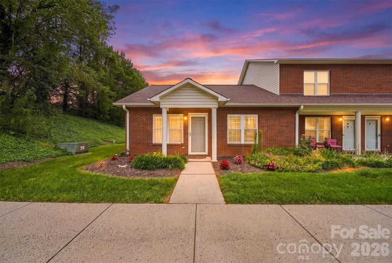 102 Brandywine Dr NE #M-1, Conover, NC 28613