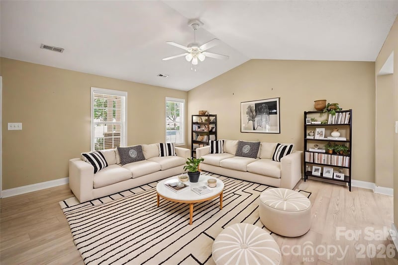 304 Llewellyn St, Belmont, NC 28012