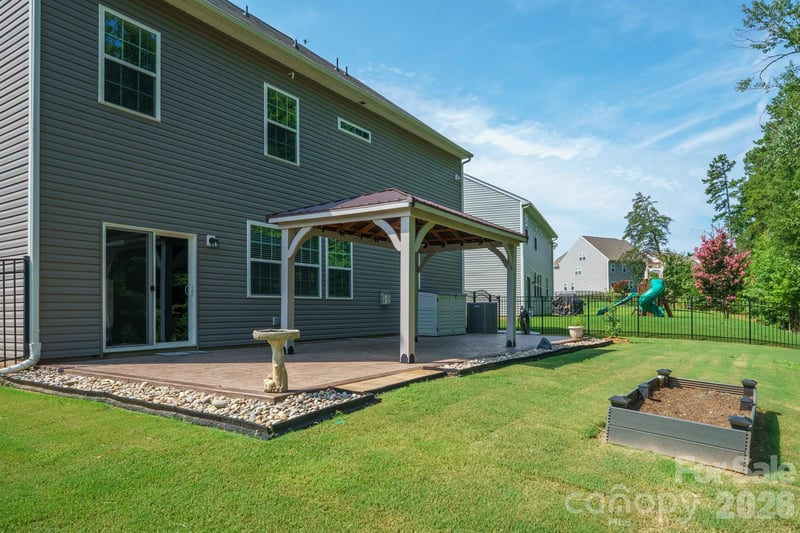 111 Lambeth Loop, Mooresville, NC 28115