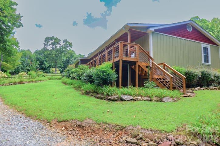 141 Owl Haven Ln, Cedar Mountain, NC 28718
