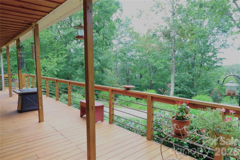 141 Owl Haven Ln, Cedar Mountain, NC 28718