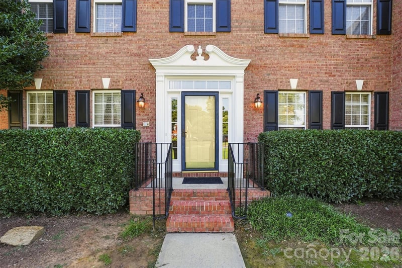 2120 Heath Lake Dr, Charlotte, NC 28227