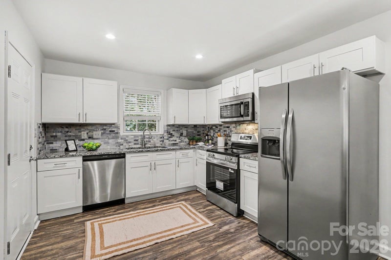 113 N Smallwood Pl, Charlotte, NC 28216