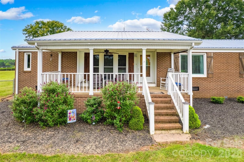 433 Mock Mill Rd, Statesville, NC 28677