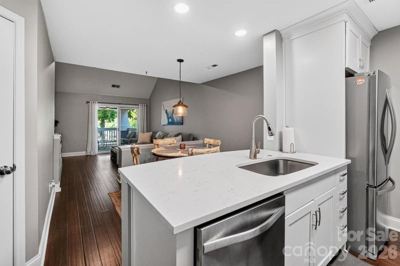 712 Southwest Dr, Davidson, NC 28036
