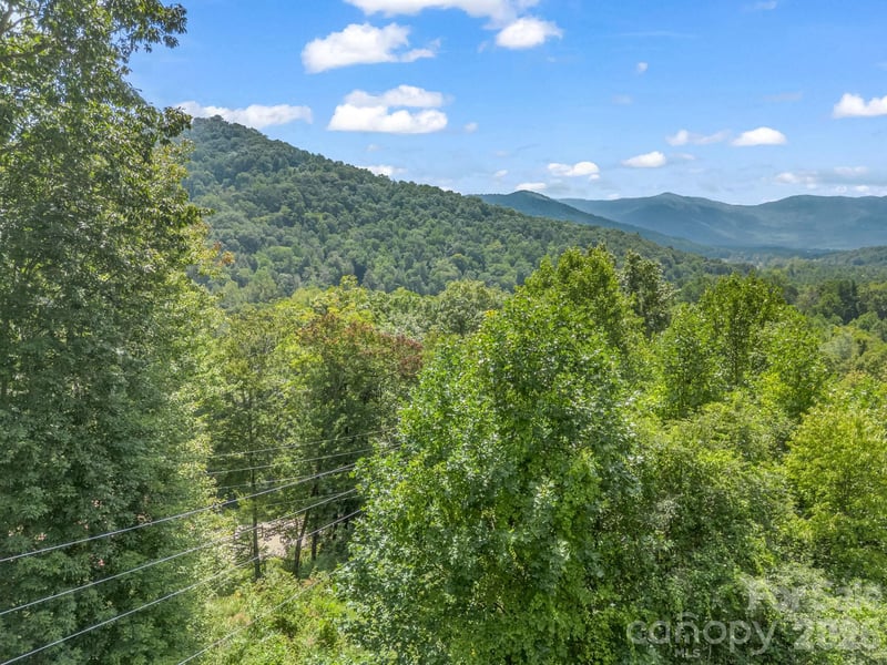 61 Sugar Maple Dr, Black Mountain, NC 28711