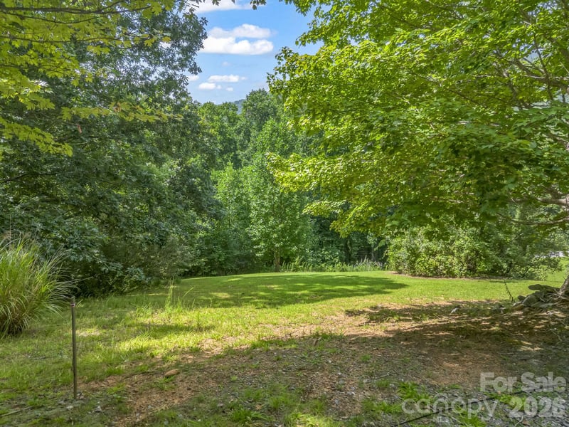 61 Sugar Maple Dr, Black Mountain, NC 28711