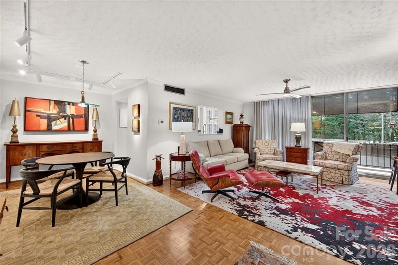 1300 Queens Rd #209, Charlotte, NC 28207