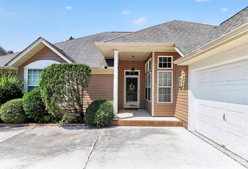 14642 Hawick Manor Ln, Pineville, NC 28134