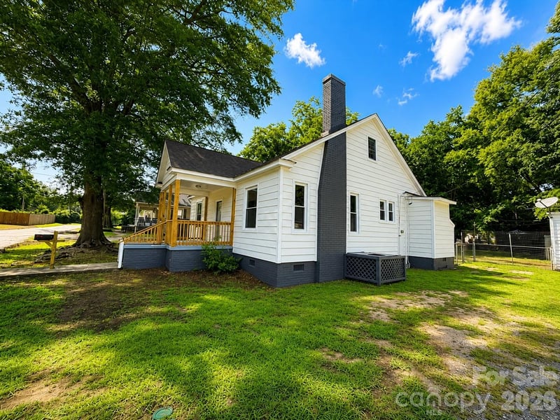 609 Dallas St, Chester, SC 29706