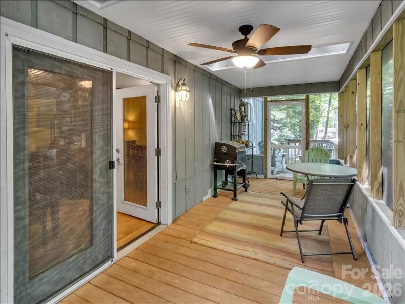 49 Lisa Ln, Maggie Valley, NC 28751