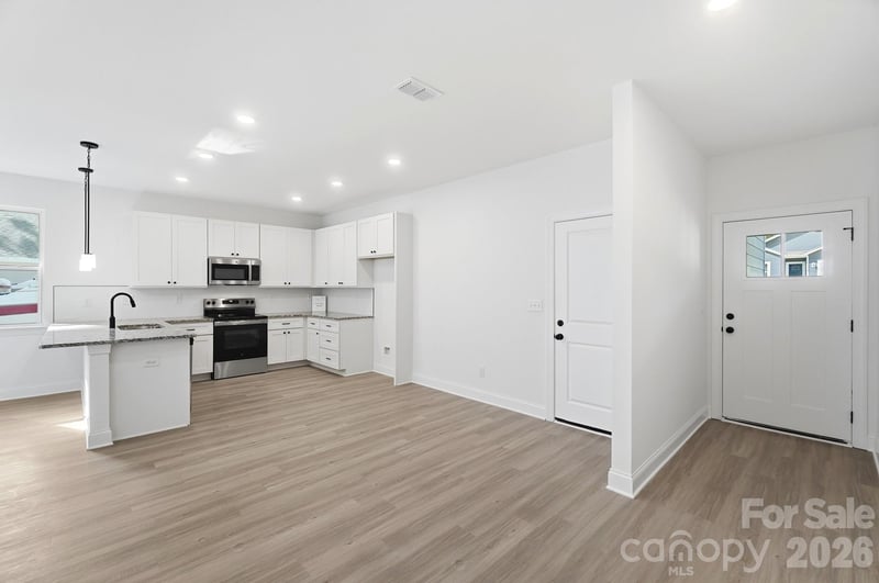 13911 Stillwood Pl, Matthews, NC 28105