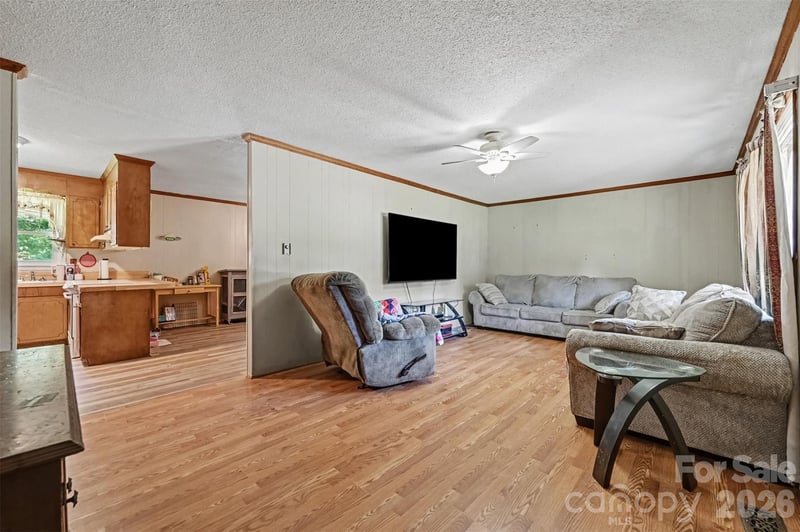 808 E Chestnut St, Stanley, NC 28164