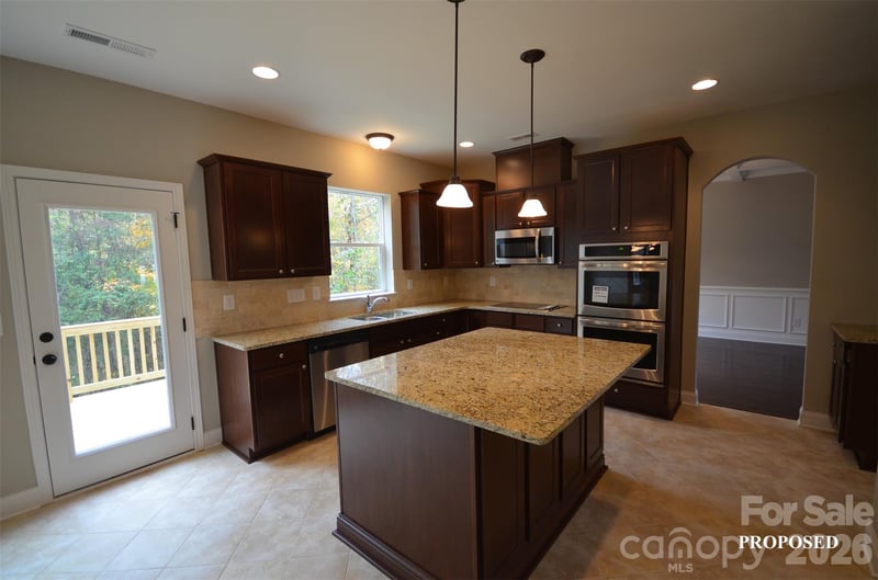 174 Northlake Dr, Statesville, NC 28677