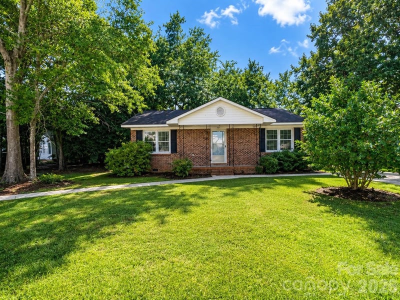 312 S Cleveland St, Kershaw, SC 29067