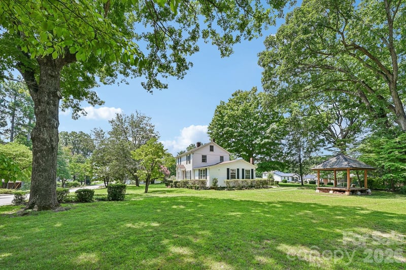 305 E Church St, Troutman, NC 28166