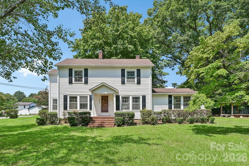 305 E Church St, Troutman, NC 28166
