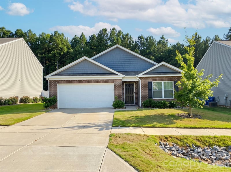 2880 Sherrills Stream Dr, Sherrills Ford, NC 28673