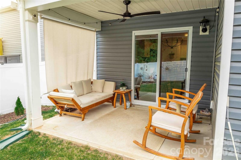 2880 Sherrills Stream Dr, Sherrills Ford, NC 28673