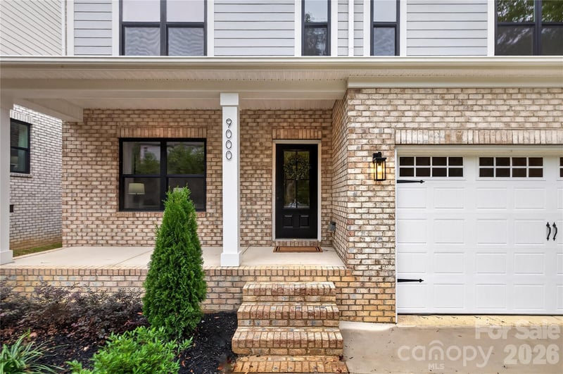 9000 Pinenoll Ln, Charlotte, NC 28215
