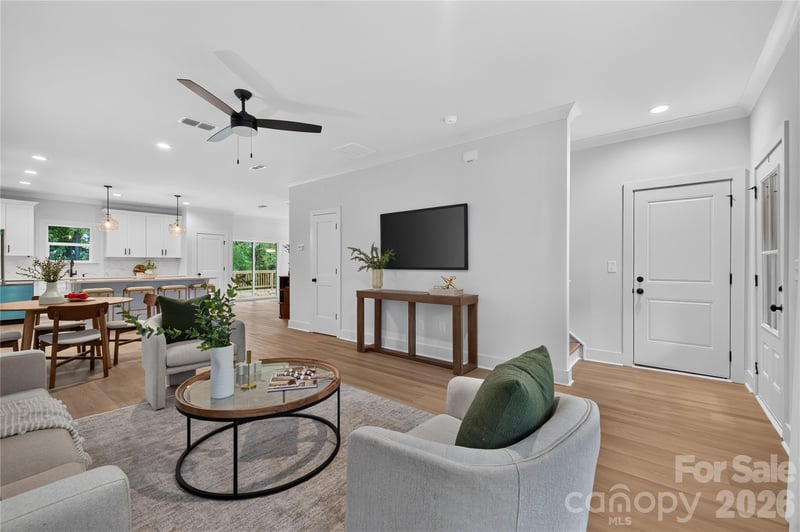 9000 Pinenoll Ln, Charlotte, NC 28215