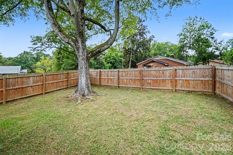 405 Killian Ave, Mount Holly, NC 28120