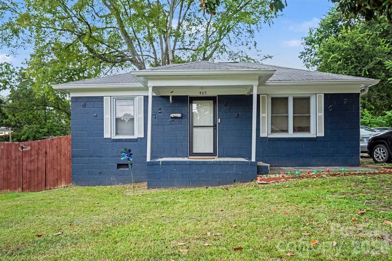405 Killian Ave, Mount Holly, NC 28120