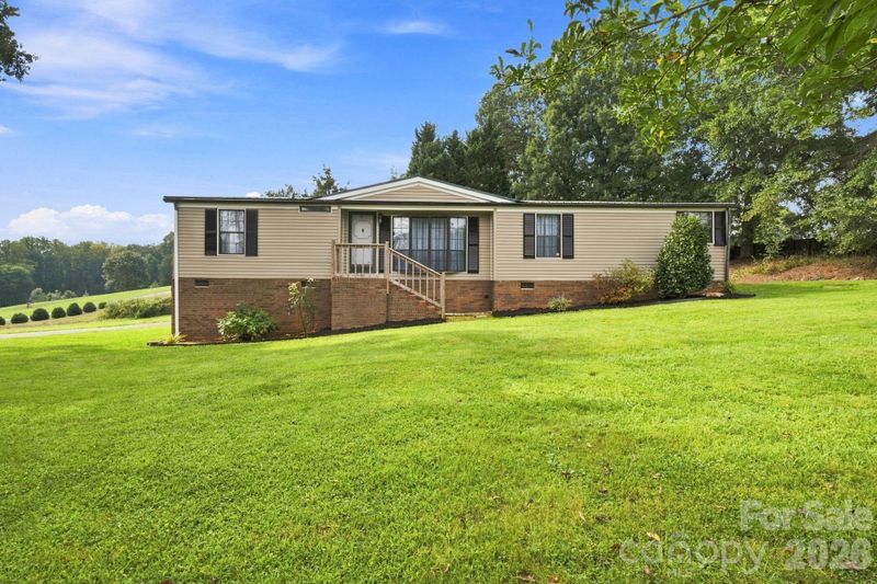 8099 River Bend Dr, Claremont, NC 28610