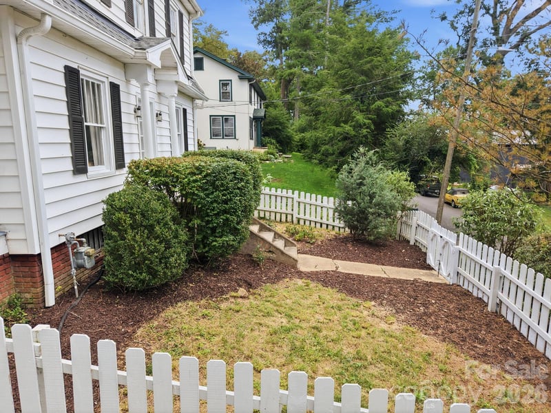 45 Woodvale Ave, Asheville, NC 28804
