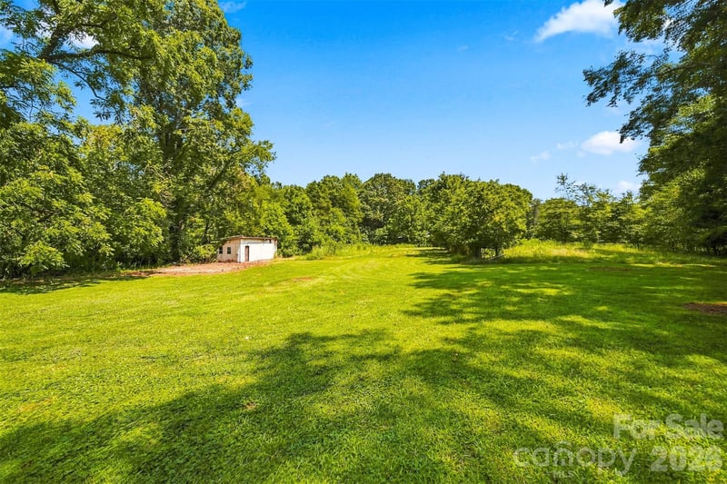 3610 Thrift Dr, Lincolnton, NC 28092
