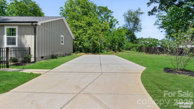 3320 Boyd St #B, Charlotte, NC 28208