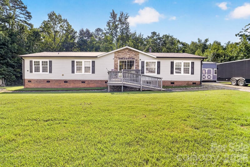 409 Helton Rd, Cherryville, NC 28021