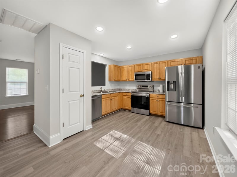 2216 Emmons Ln, Charlotte, NC 28212