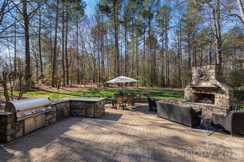 2379 Metcalf Dr, Sherrills Ford, NC 28673
